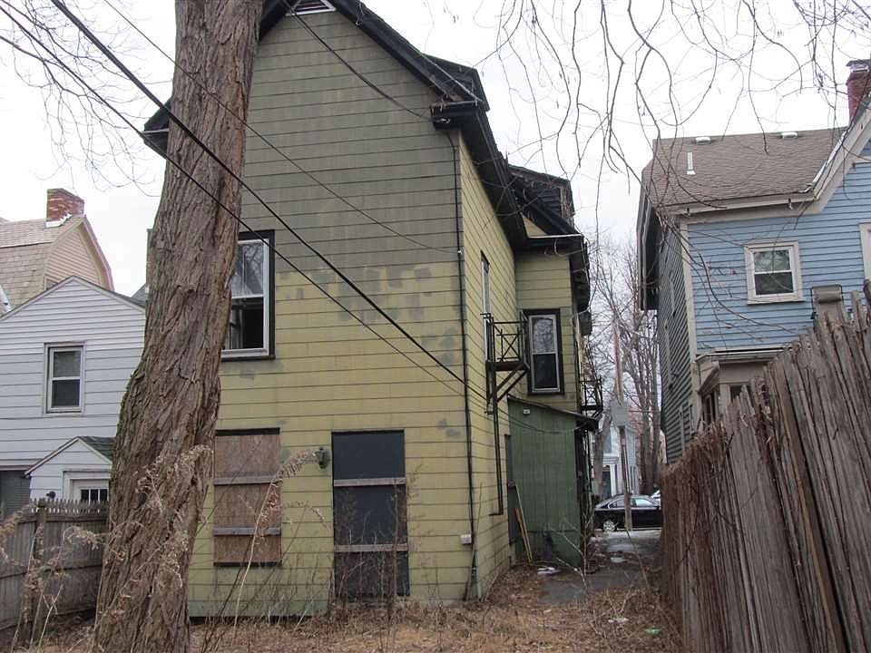 2nd image of 708 Union St