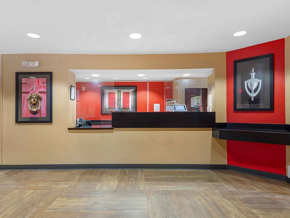 Lobby and Guest Check-in