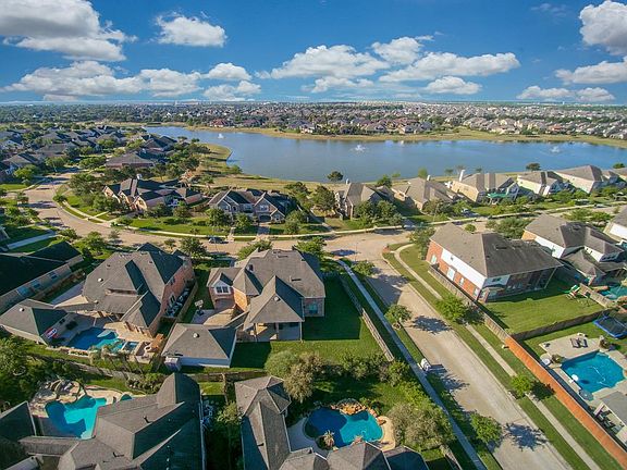 4th image of 16818 China Blue Ln