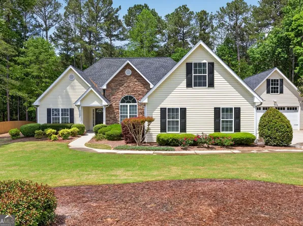 836 Winding Grove Ln, Loganville, GA 30052