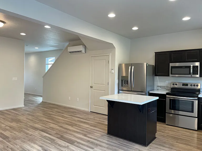 2140 NE 115th Ct — Photo 8