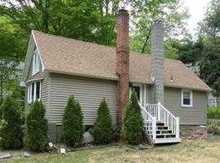 19 Ferndale Ave, Middlebury, CT 06762
