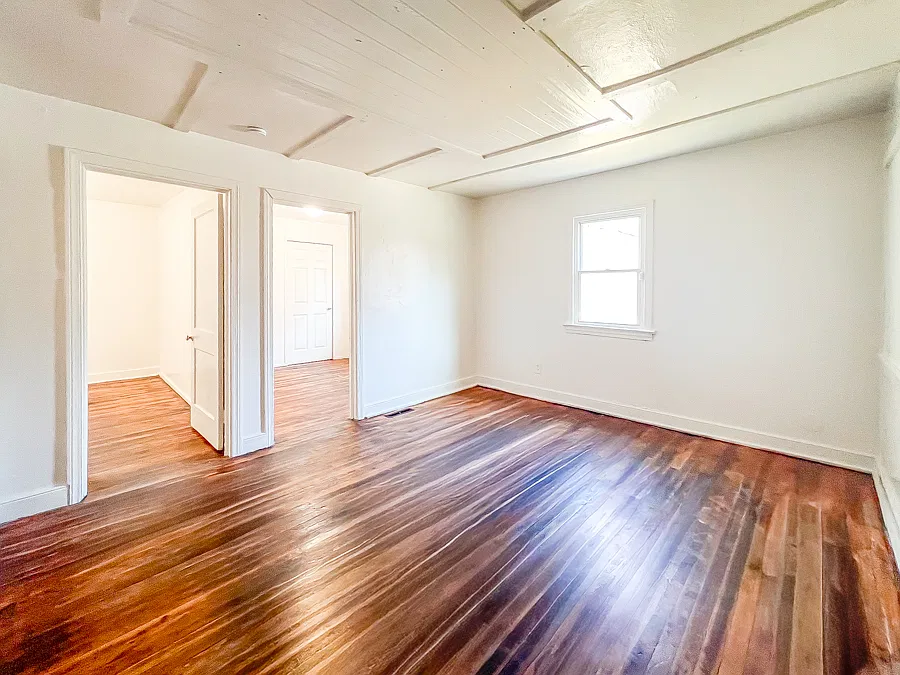 3 bed, 720 sqft, $1,199 — Photo 2