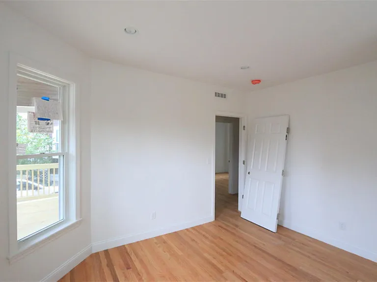25 Lewis St #1 — Photo 4