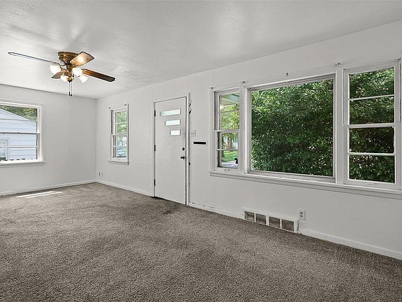2nd image of 4012 Jenny Dr