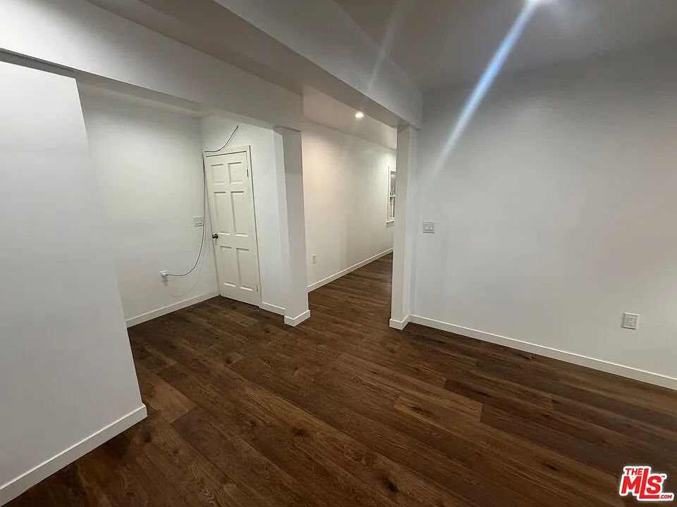 2 bed, 1.0 bath, 900 sqft, $2,400 — Photo 2