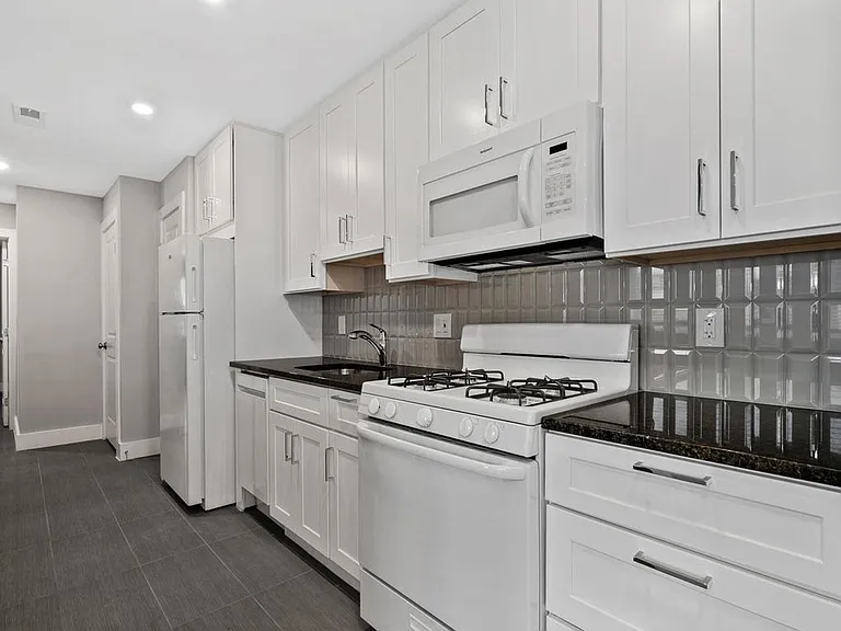 2847 Gainesville St SE — Photo 11