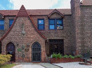 4721 188th St, Flushing, NY 11358