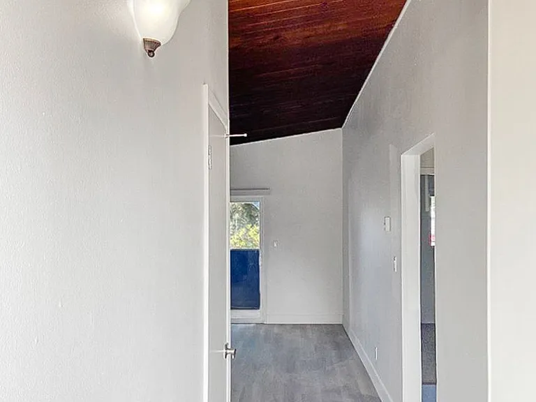 Vose Apartments — Photo 9