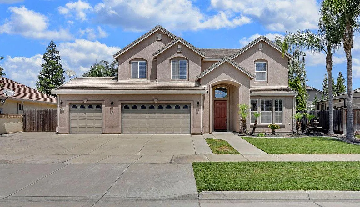 227 Margaret Way photo 1