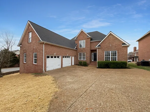 101 Country Hills Dr, Hendersonville, TN 37075