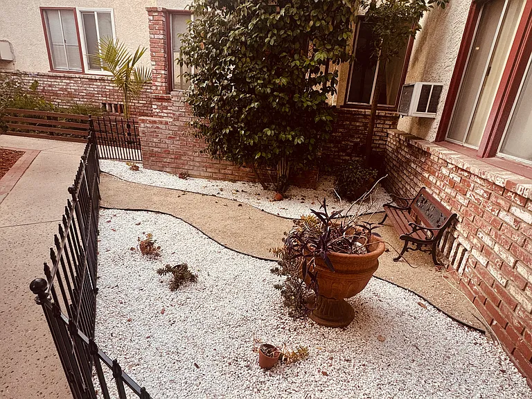 322 E Cedar Ave #A — Photo 3