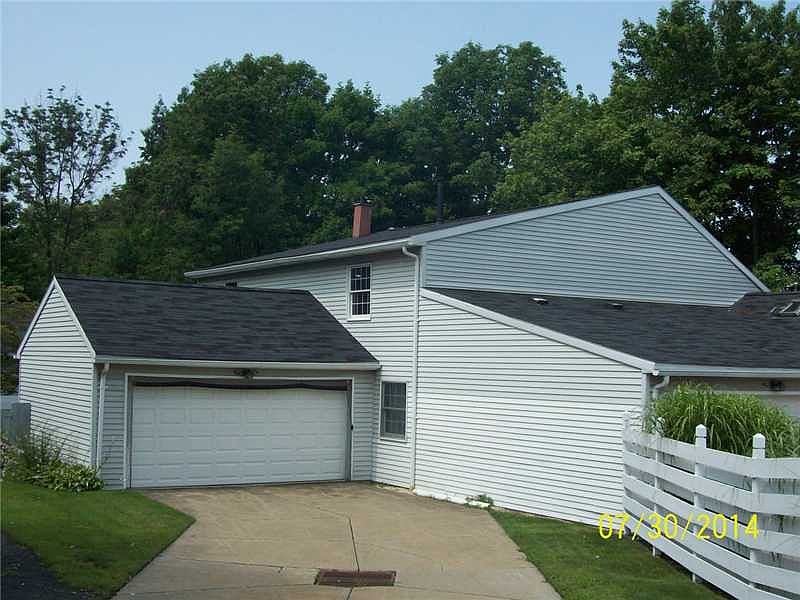 2nd image of 3653 Bellaire Dr