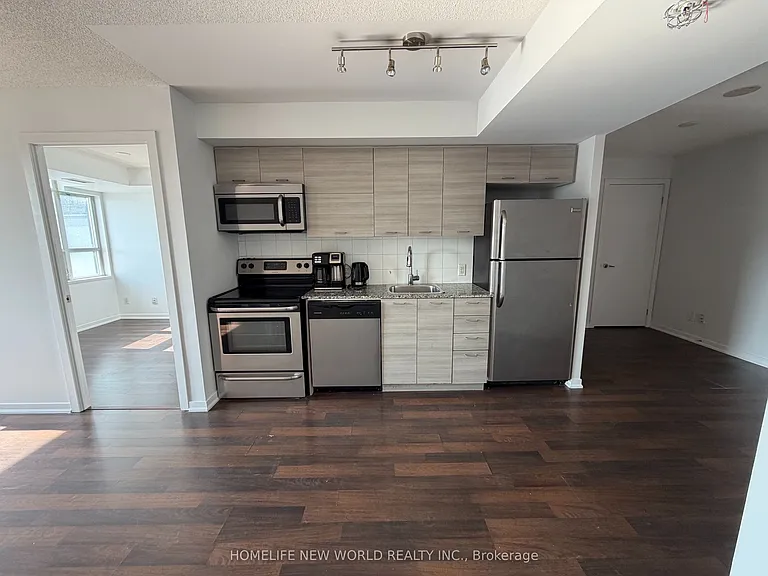 20 Joe Shuster Way #1017 — Photo 3
