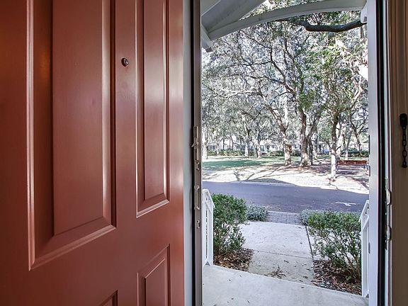 2nd image of 1584 Park Ln