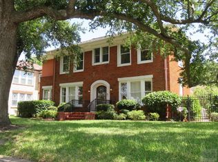 20 Cedar Lawn Cir, Galveston, TX 77551