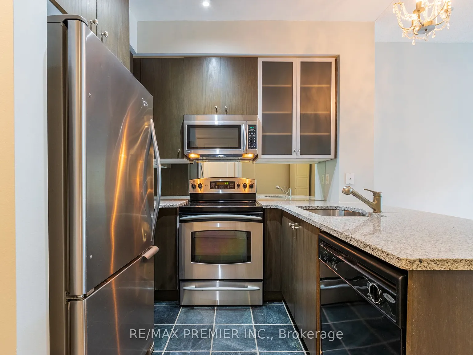 2 bed, $2,600 — Photo 3
