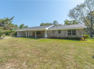 908 Hooper Rd, Pineville, LA 71360