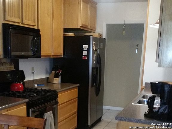 4th image of 2947 Lakebriar St
