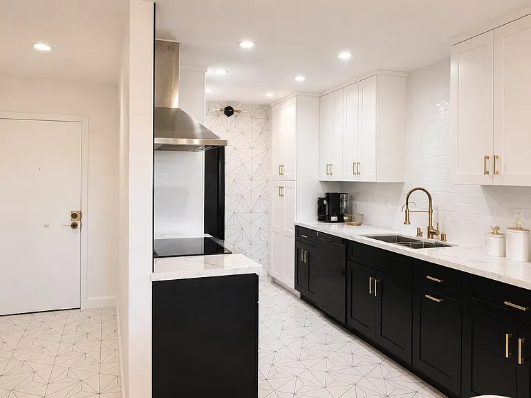12720 Burbank Blvd #305 — Photo 7