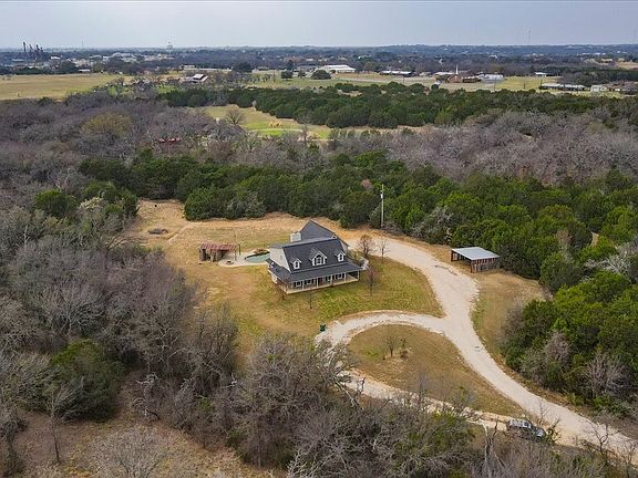 3rd image of 318 Private Road 298 Rd