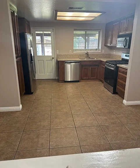 12202 Magruder Ave — Photo 4