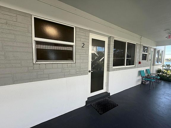 2nd image of 302 Lake Osborne Drive #2
