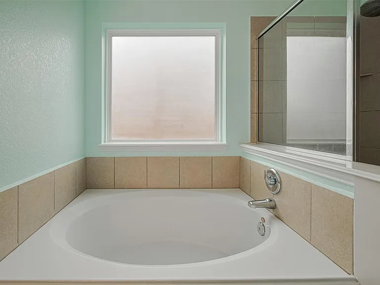 5003 Forest Moss Ct — Photo 36
