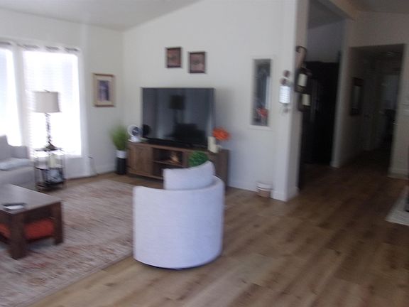 4th image of 1840 Paris Ln #61