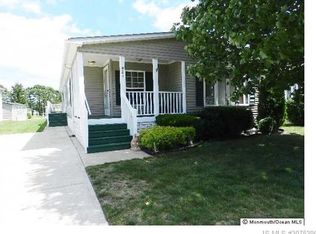 421 Maplehurst Ct, Whiting, NJ 08759