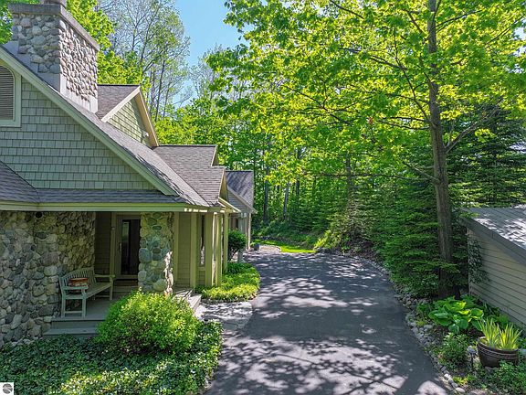 5th image of 4000 N Lake Leelanau Dr