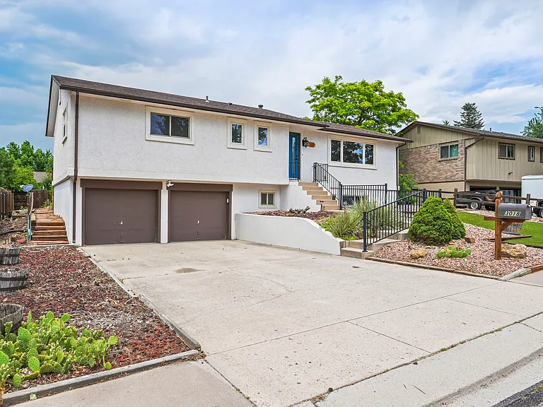 3018 Roche Dr N — Photo 28