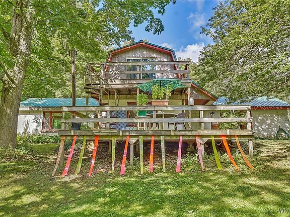 2nd image of 9425 Peck Hill Rd