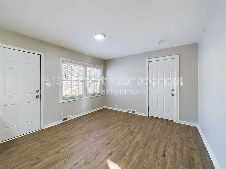 11404 Eastern Ave — Photo 5