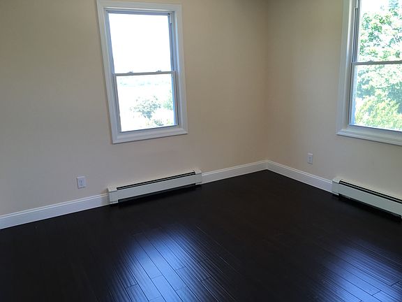4th image of 70 Abbey Pl