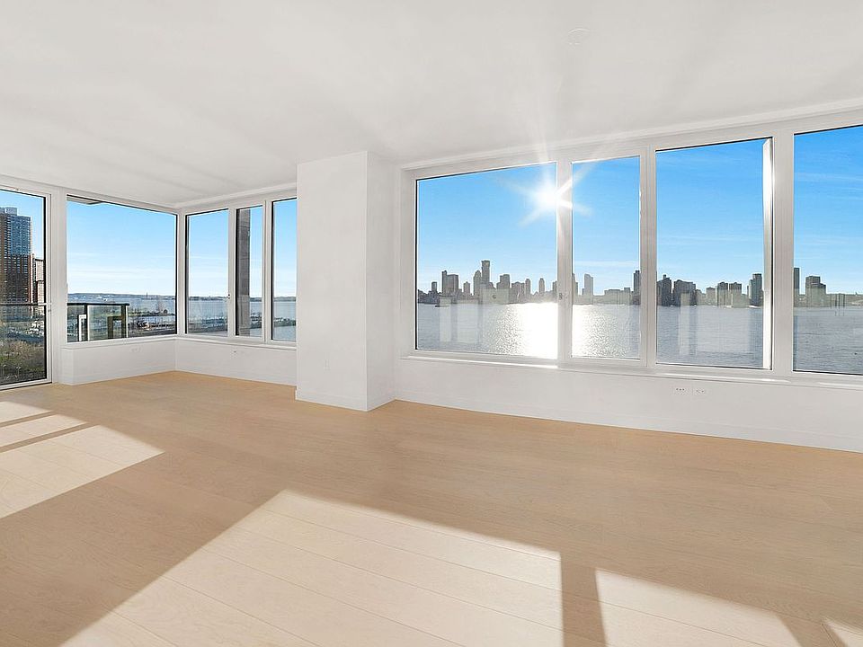 1st image of 450 Washington St #1002