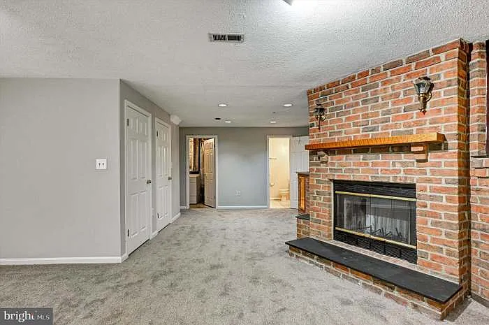 4954 Lockard Dr — Photo 9