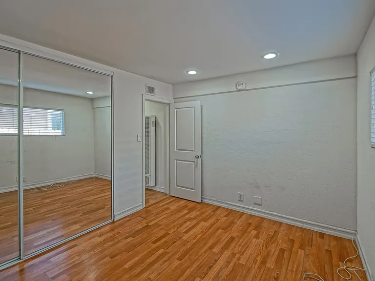 4541 W 172nd St #1A — Photo 36