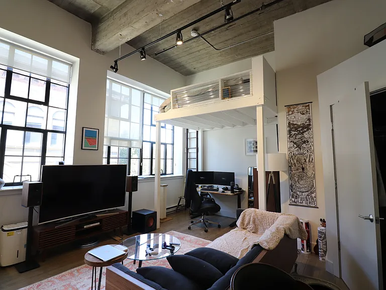 20 Sunnyside St #15 — Photo 6