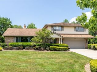 25339 Cardington Dr, Beachwood, OH