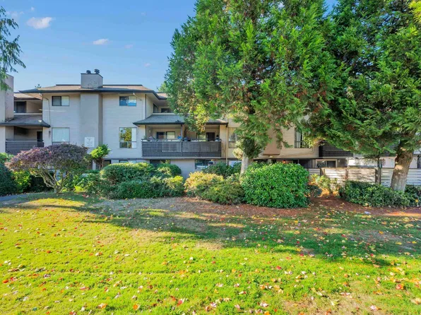 Holly Park Ln #14846, Surrey, BC V3R 6Y2