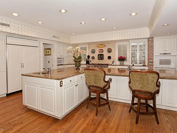 5th image of 4284 McGirts Blvd