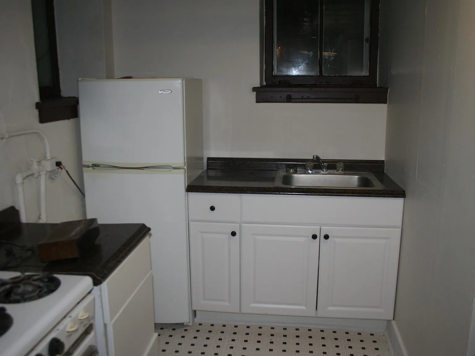 229 S Plymouth Ave — Photo 3