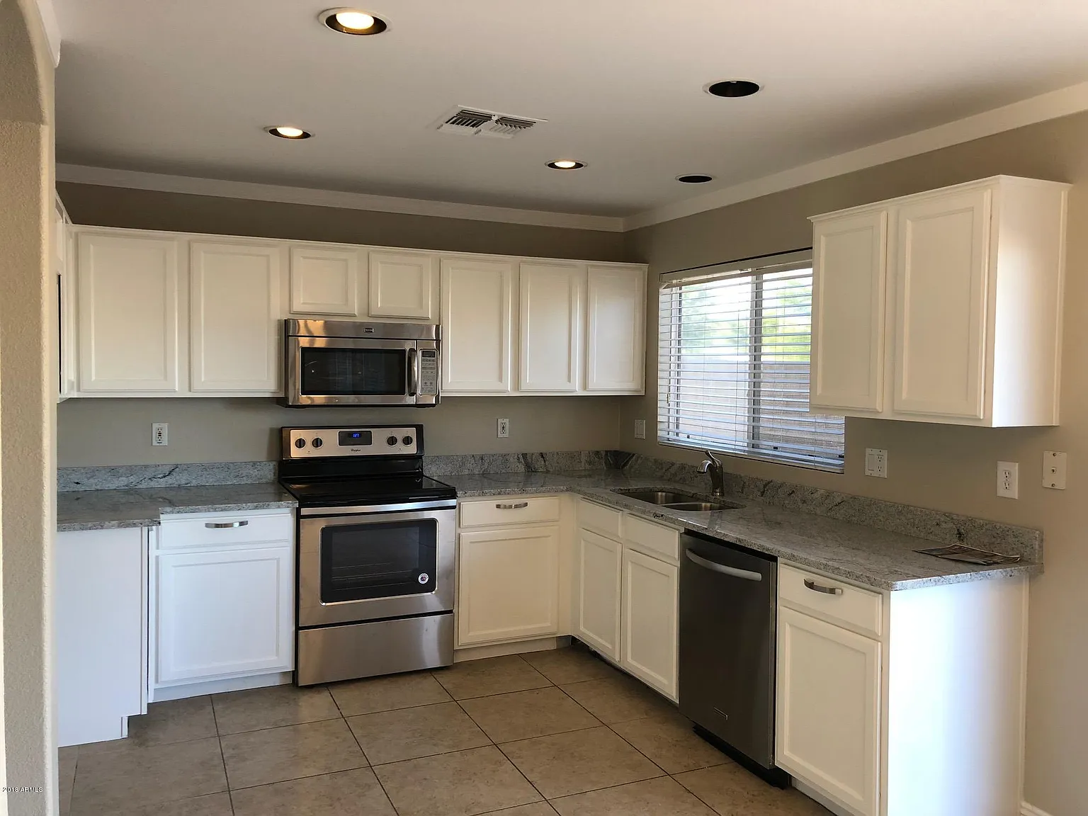 5 bed, 2.5 bath, 2035 sqft, $2,695 — Photo 2