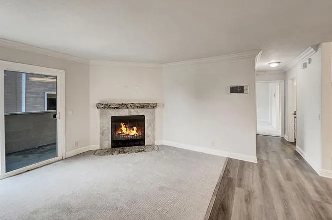 2 bed, 913 sqft, $2,650 — Photo 2