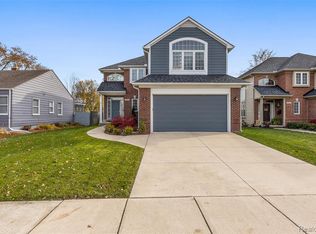 2464 Oakshire Ave, Berkley, MI 48072