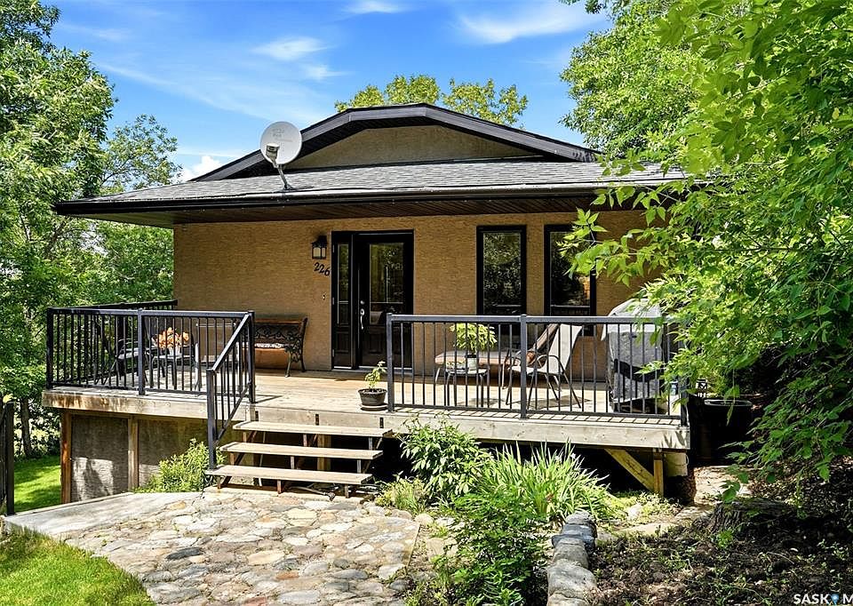 1st image of 226 Daly AVENUE