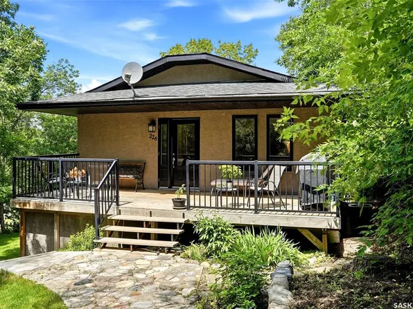 226 Daly AVENUE, Regina Beach, SK S0G 4C0
