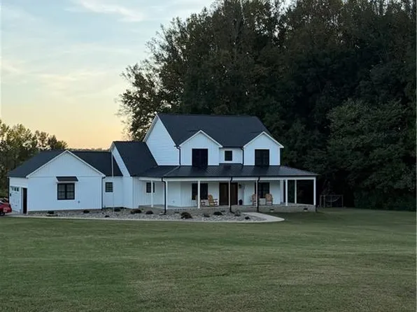 4199 Old Marlboro Rd, Sophia, NC 27350