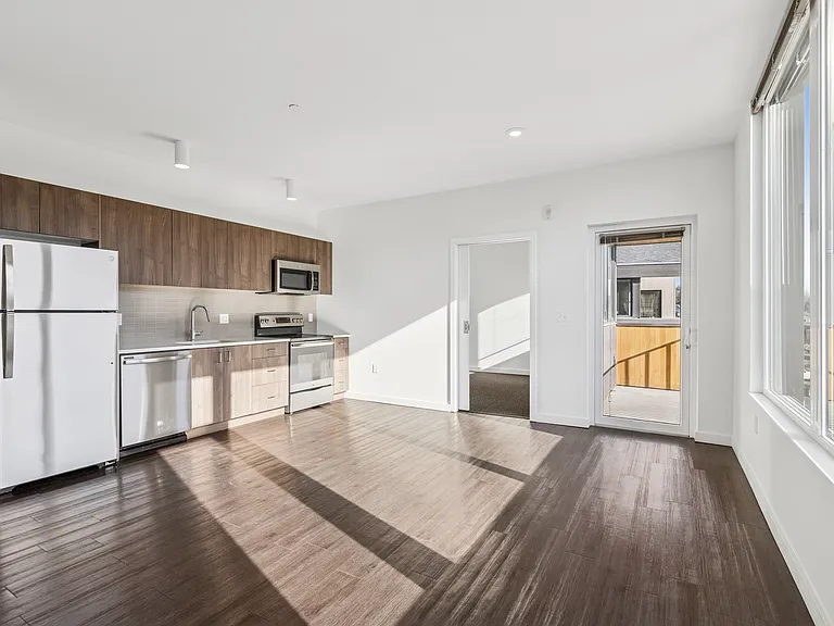 Range Apartments — Photo 17